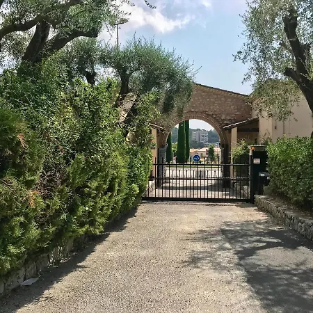 Manolyn By Scls Locations * Cannes